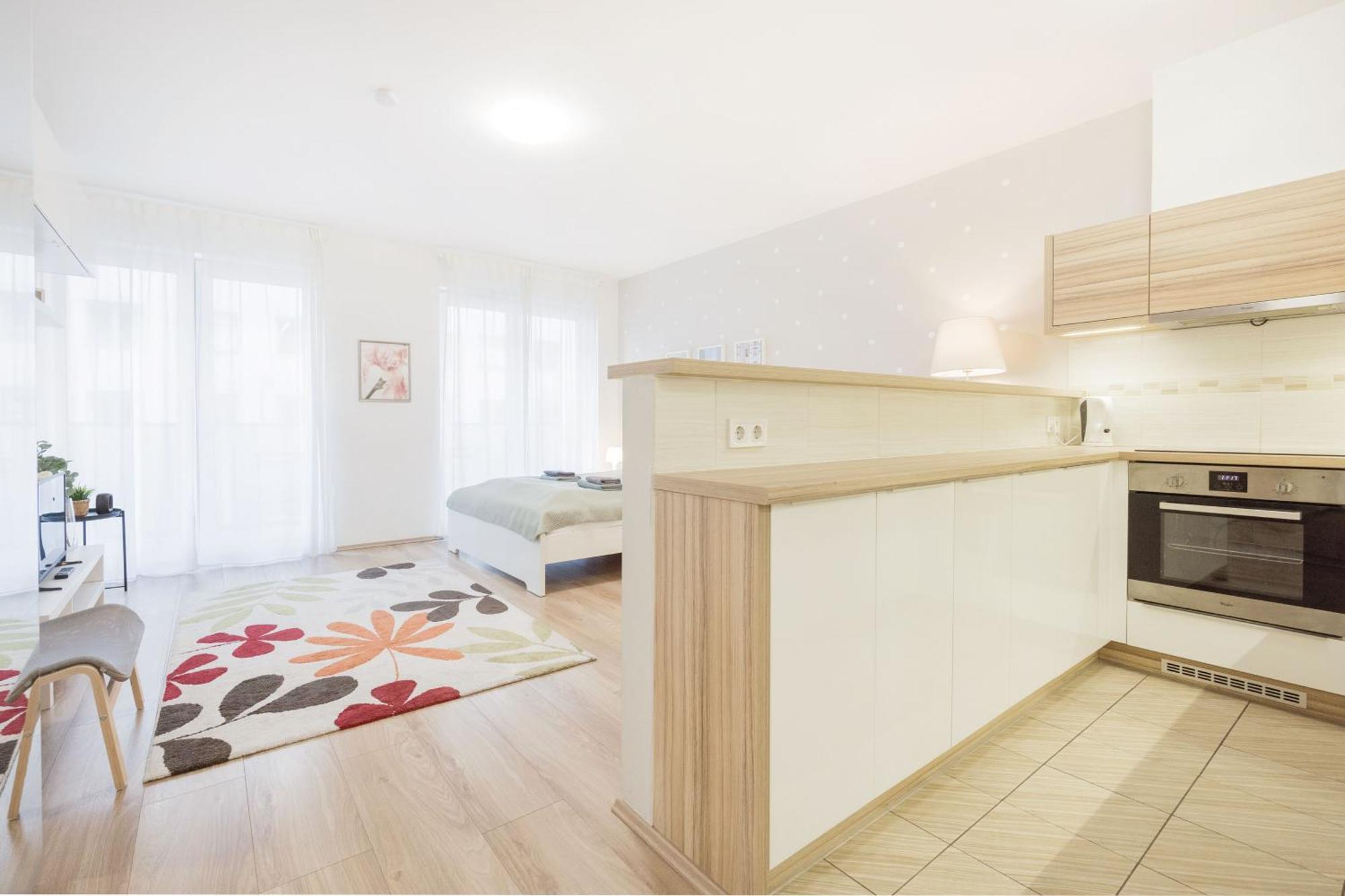 דירות בודפשט The Chic Crib With Balcony מראה חיצוני תמונה