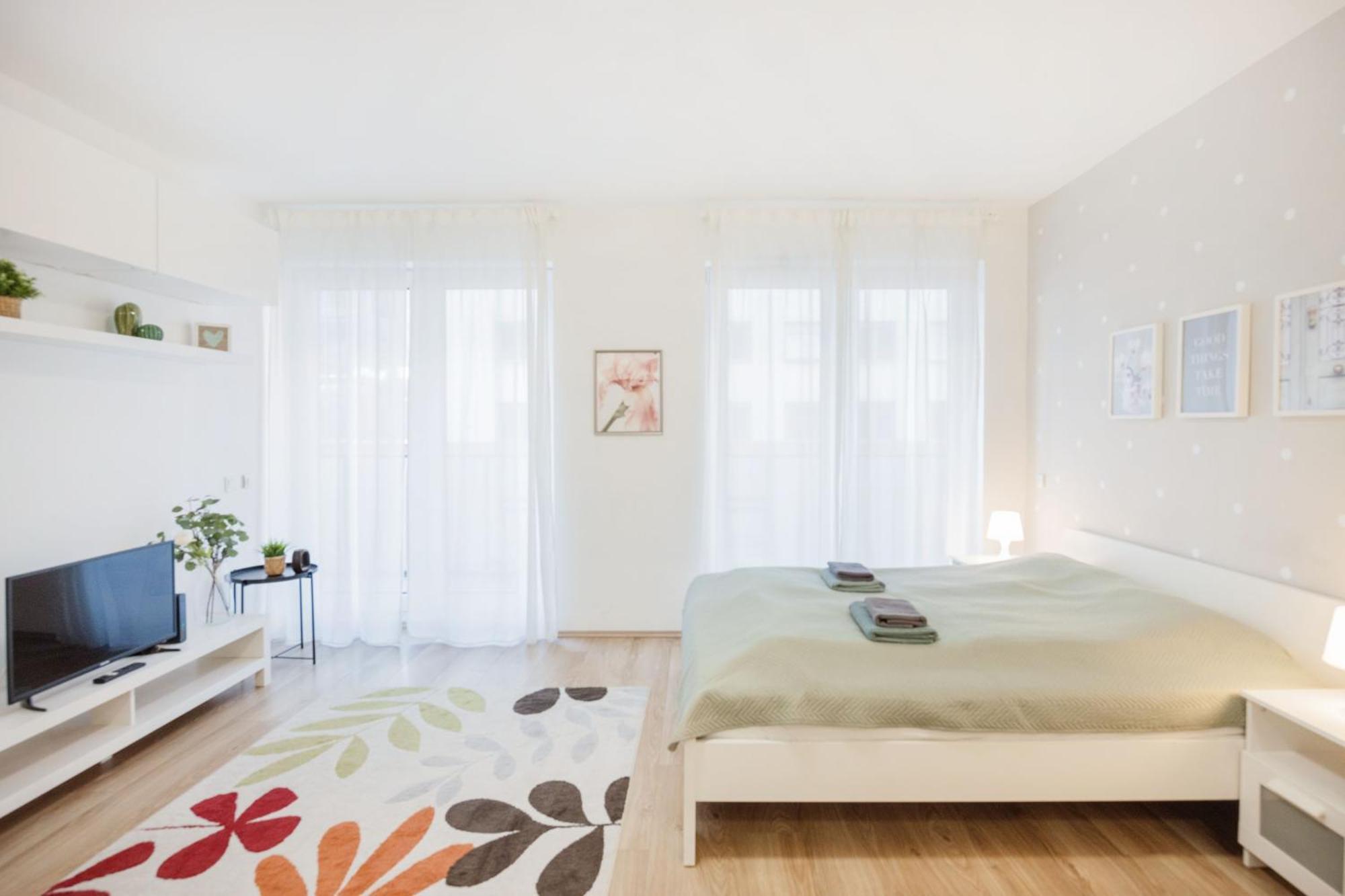 דירות בודפשט The Chic Crib With Balcony מראה חיצוני תמונה